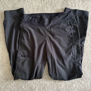 Black pocket scrub pants